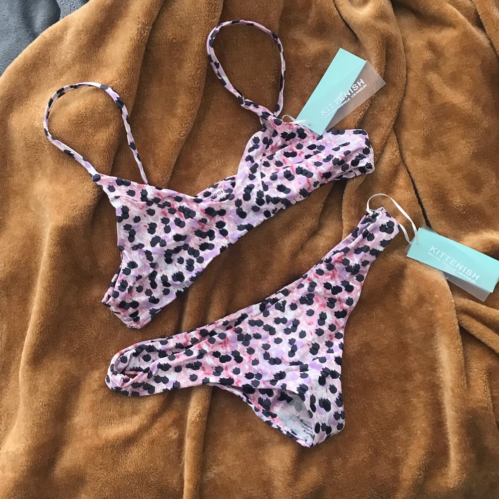 Kittenish ‘Jessie James Decker’ new bikini